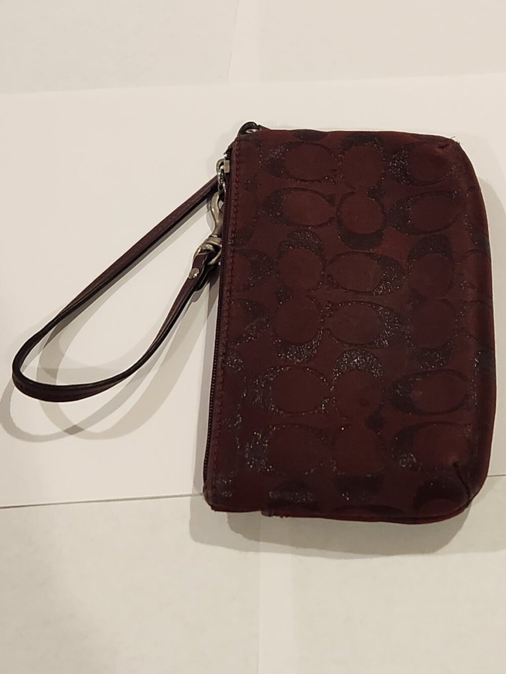 Vintage Coach Burgundy Signature Jacquard Wristlet - Picture 6 of 10